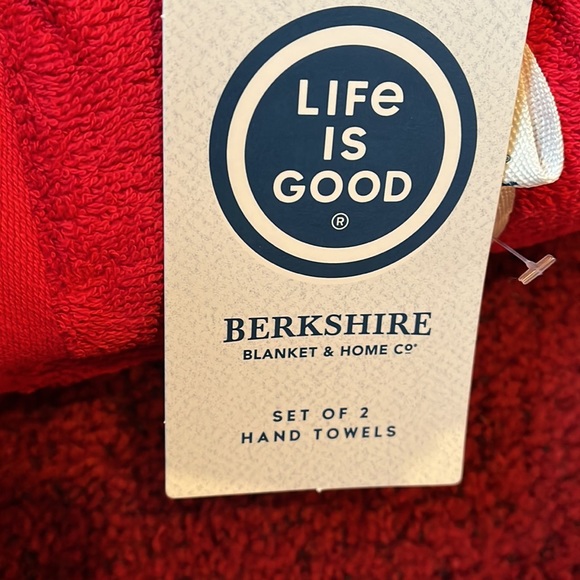 NWT Life is Good Christmas hand towels - Picture 2 of 2